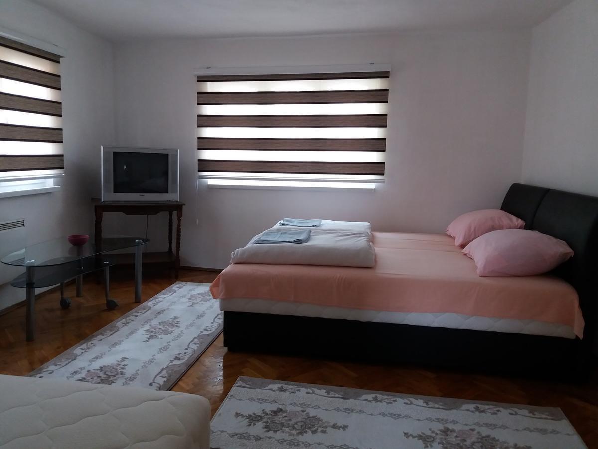 Guest House Dzemo サラエヴォ エクステリア 写真