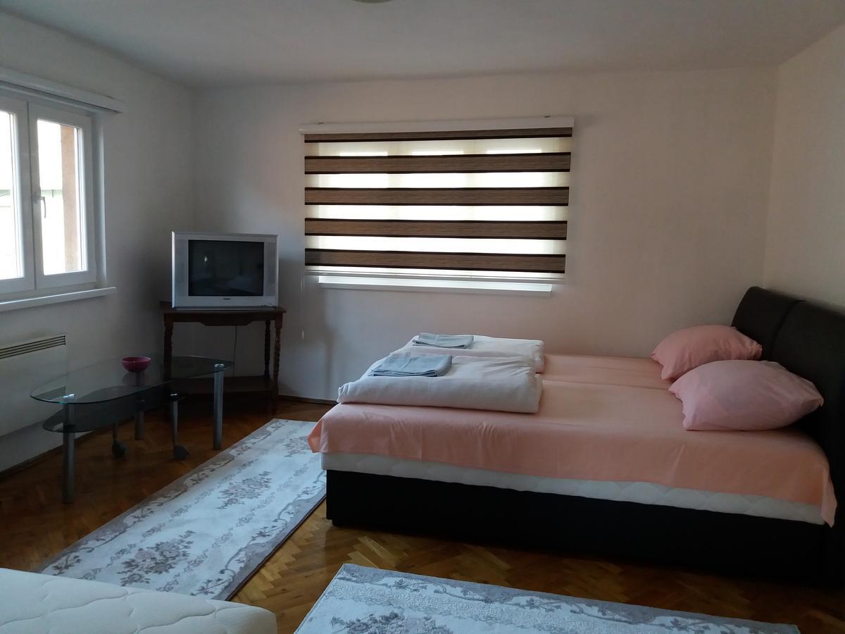 Guest House Dzemo サラエヴォ エクステリア 写真